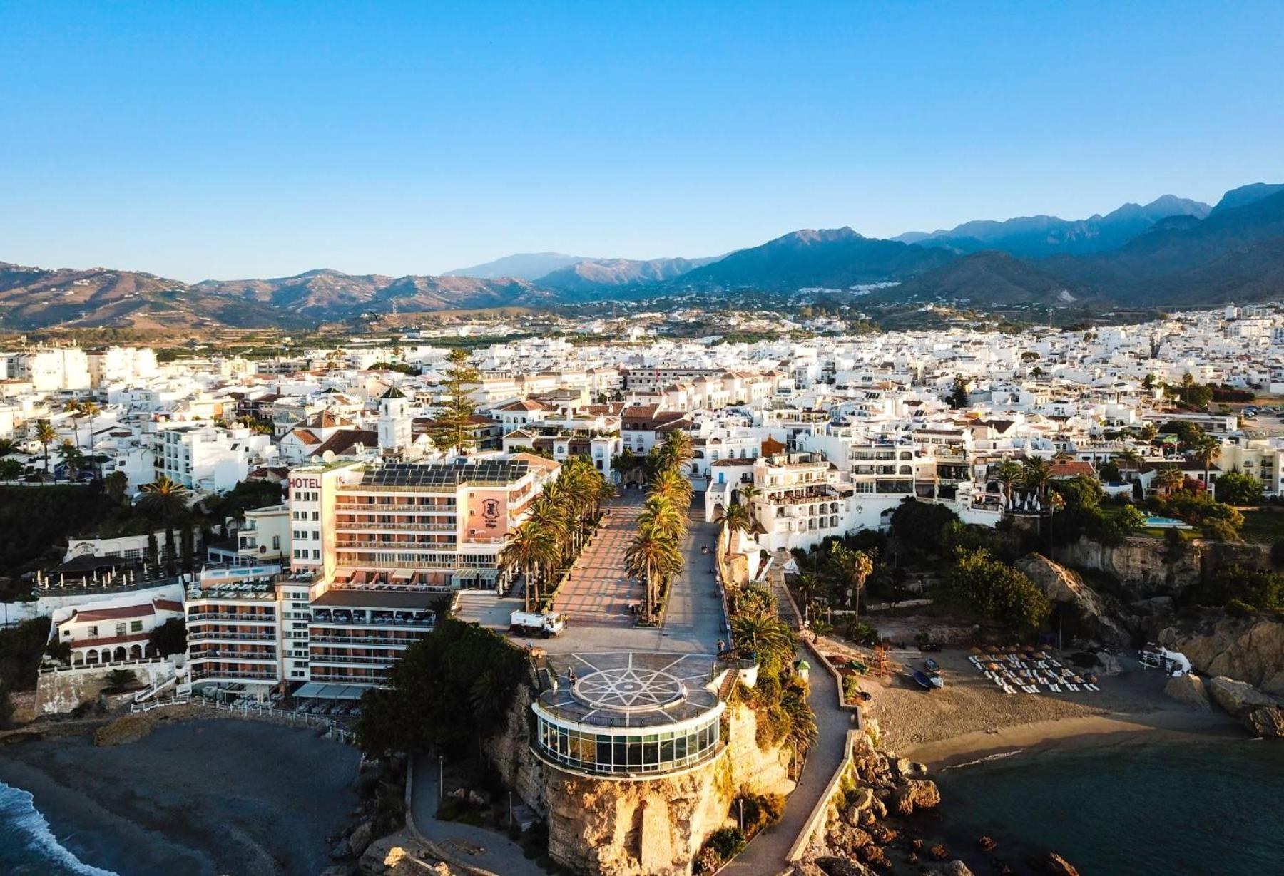 Apartamento En El Centro De Nerja Eksteriør billede